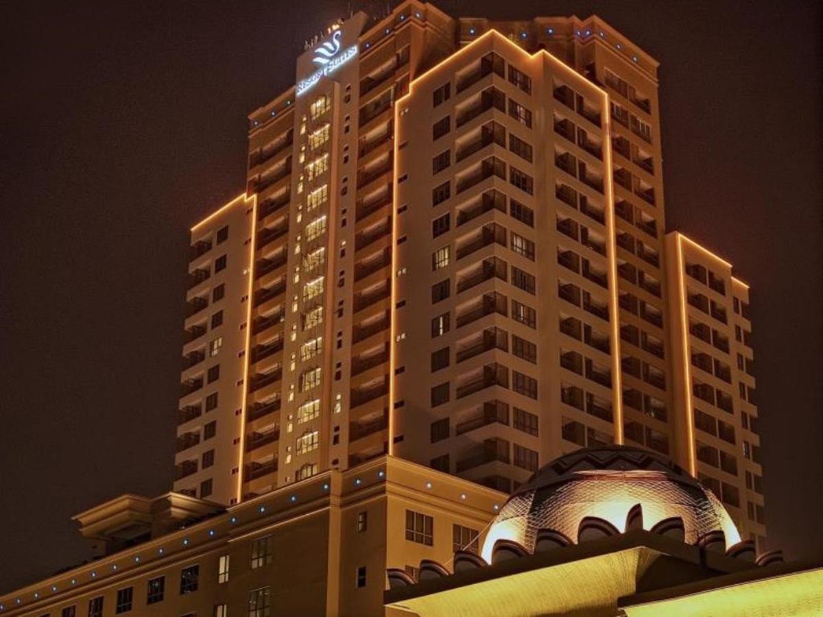 Millennium Suite At Pyramid Tower Петалинг-Джая Экстерьер фото